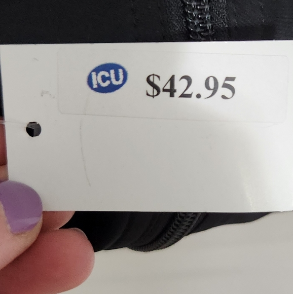 *NWT* Sleeveless Scrubletics Top - Picture 3 of 3